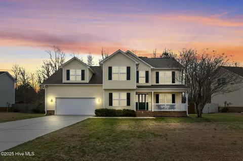 152 Mendover Dr, Jacksonville, NC 28546