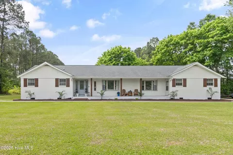 738 Ocean Hwy E, Bolivia, NC 28422