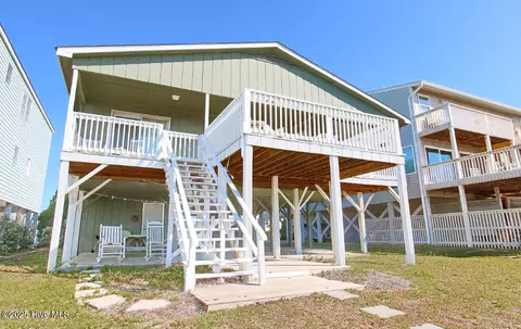 1212 E Main St, Sunset Beach, NC 28468