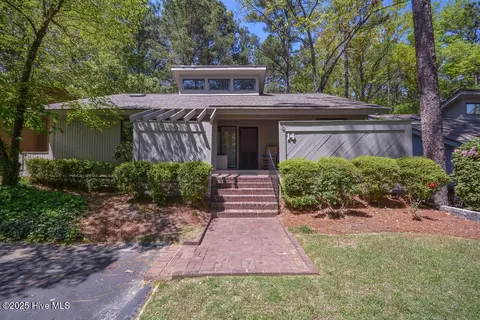 14 Village By The Lake Ln, Southern Pines, NC 28387