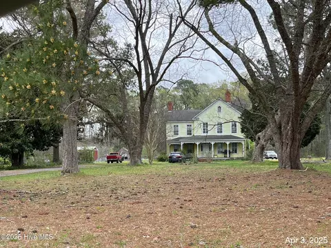1601 Middle Swamp Rd, Corapeake, NC 27926
