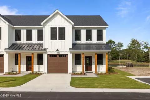 103 Star Lake Cir #D, Cape Carteret, NC 28584