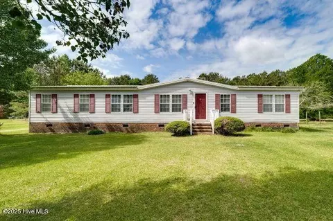 508 Chicken Neck Rd, Teachey, NC 28464