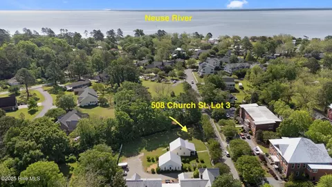 508 Church St, Oriental, NC 28571