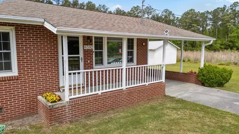 6592 Neuse Rd, Grantsboro, NC 28529