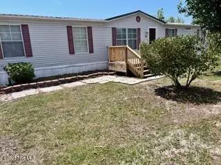32 Oak Grove Dr, Hampstead, NC 28443