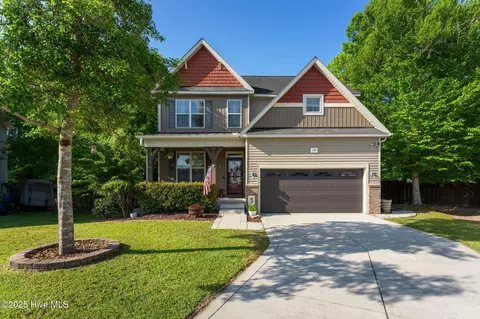 127 Katrina St, Sneads Ferry, NC 28460