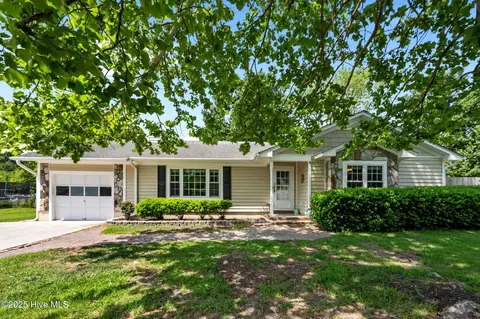 602 Wolverine Pl, Jacksonville, NC 28546