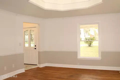 Living - 136 Phillips St, Cameron, NC 28326 photo 2 of 6