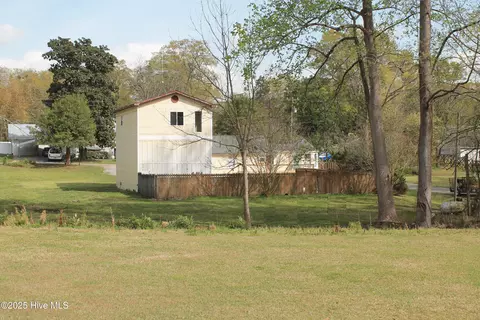 Exterior - 136 Phillips St, Cameron, NC 28326 photo 2 of 6