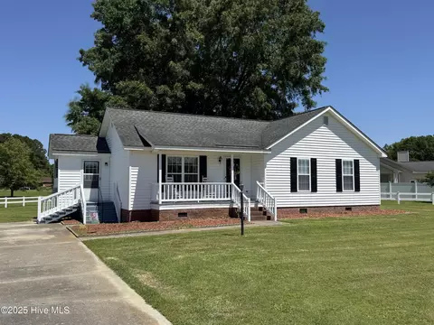 Exterior - 122 Tarheel Dr, Mount Olive, NC 28365 photo 4 of 4