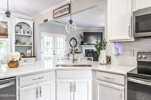 Kitchen - 180 Cashew Loop, Cameron, NC 28326 photo 3 of 7