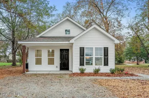 413 Woodrow St, Goldsboro, NC 27530