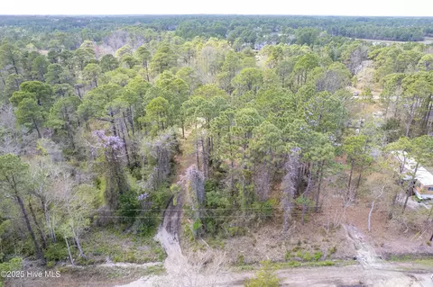 4135 9th St SE, Southport, NC 28461