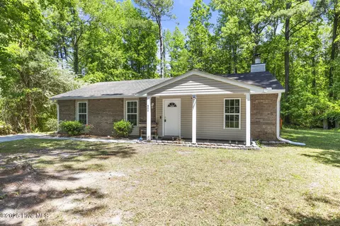 504 Mark Ln, Jacksonville, NC 28546