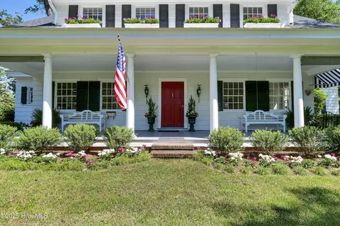 1401 Country Club Rd, Wilmington, NC 28403