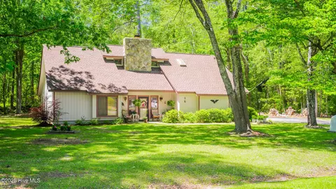 16 Myrtlewood Dr SW, Calabash, NC 28467