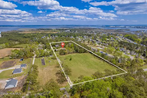 1630 N 20th St, Morehead City, NC 28557