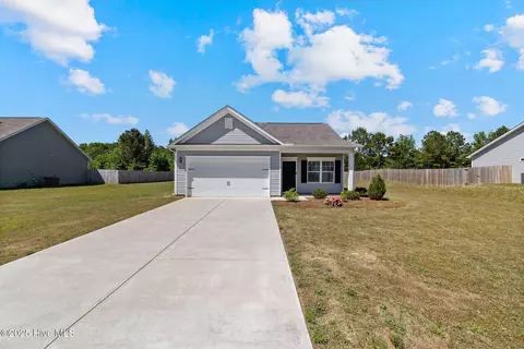 310 Settlers Pointe Dr, Pikeville, NC 27863
