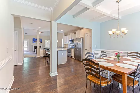 Dining - 4130 Irwin Dr, Aberdeen, NC 28315 photo 1 of 3