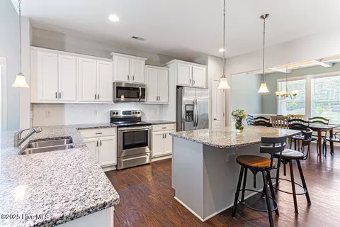 Kitchen - 4130 Irwin Dr, Aberdeen, NC 28315 photo 1 of 3