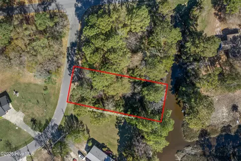 1111 River Dr SW, Calabash, NC 28467