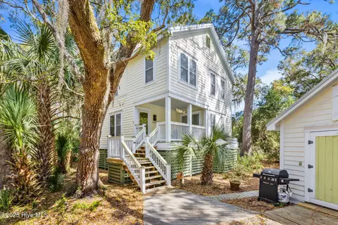 3 Dogwood Trl, Bald Head Island, NC 28461