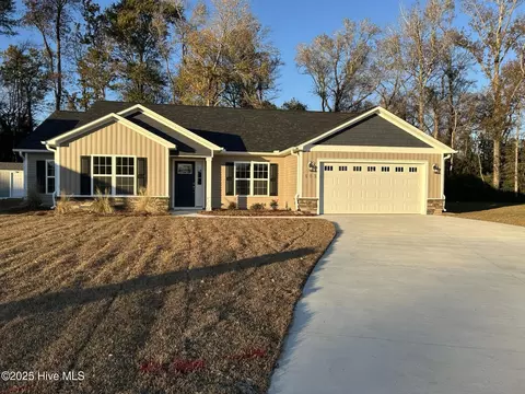 113 Duncan Ln, Newport, NC 28570