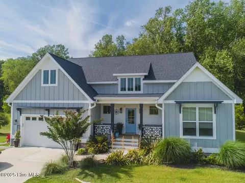 596 W Burton Farm Dr, Minnesott Beach, NC 28510