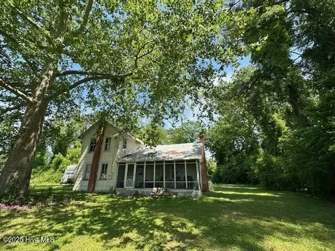 628 Chapanoke Rd, Hertford, NC 27944