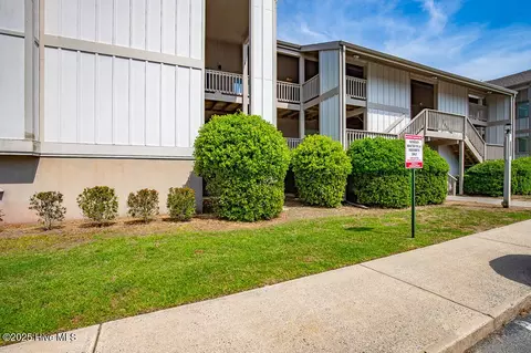 6125 Harbourside Dr, New Bern, NC 28560