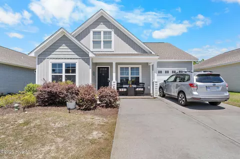 71 Glasgow Dr, Rocky Point, NC 28457