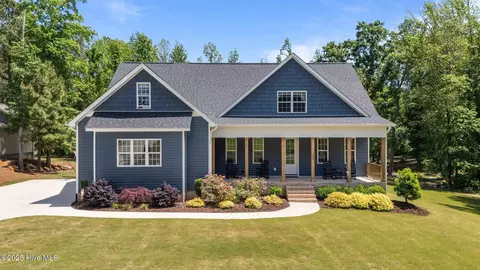 103 Crosby Ln, Sanford, NC 27330