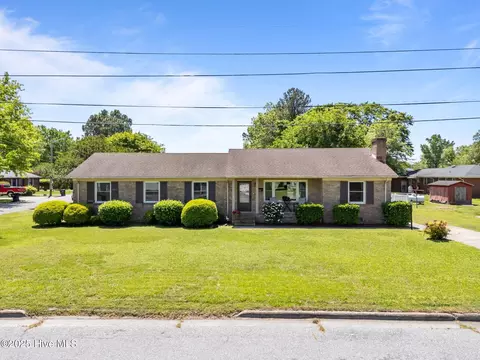 1201 Mitchell Dr, Elizabeth City, NC 27909