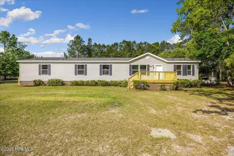8993 Black Chestnut Dr NE, Leland, NC 28451