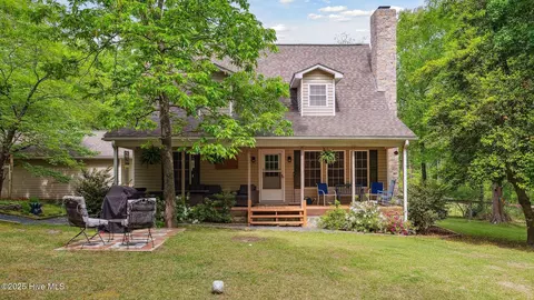 125 Riverway Ln, West End, NC 27376