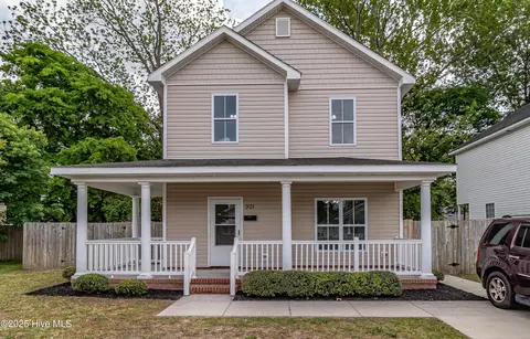 901 Douglas Ave, Greenville, NC 27834
