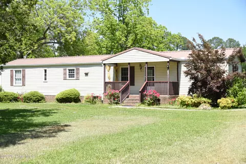 302 Bank St, Roper, NC 27970