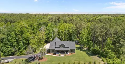 146 Skipper Ct, Newport, NC 28570