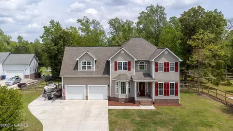 235 Riverbend Rd, Jacksonville, NC 28540