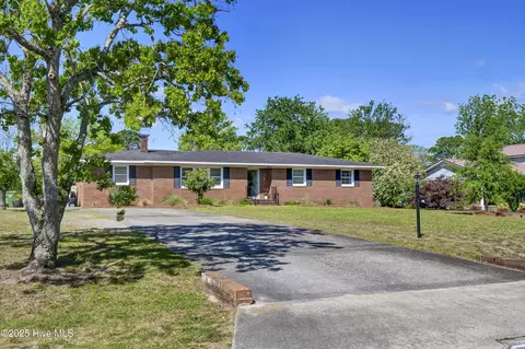 501 Long Leaf Acres Dr, Wilmington, NC 28405