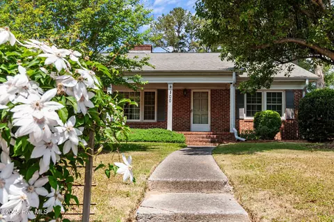 100 Stratford Rd, Greenville, NC 27858