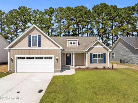 2301 Rhinestone Dr, Winterville, NC 28590