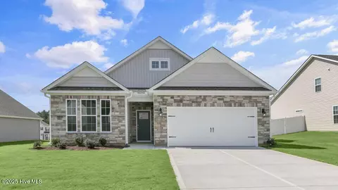 742 Lazy Elm Ln, Aberdeen, NC 28315