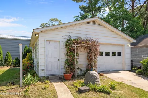 210 E 11th St, Washington, NC 27889 photo 10