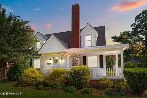 210 E 11th St, Washington, NC 27889