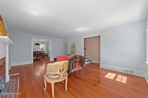 210 E 11th St, Washington, NC 27889 photo 18