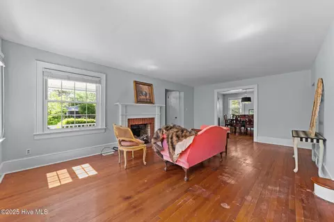 210 E 11th St, Washington, NC 27889 photo 17