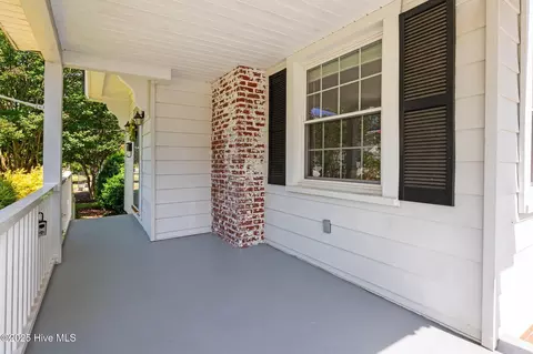 210 E 11th St, Washington, NC 27889 photo 5