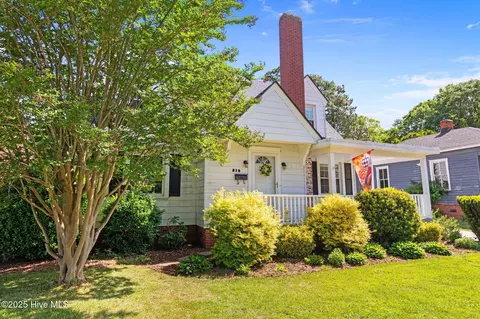 210 E 11th St, Washington, NC 27889 photo 2